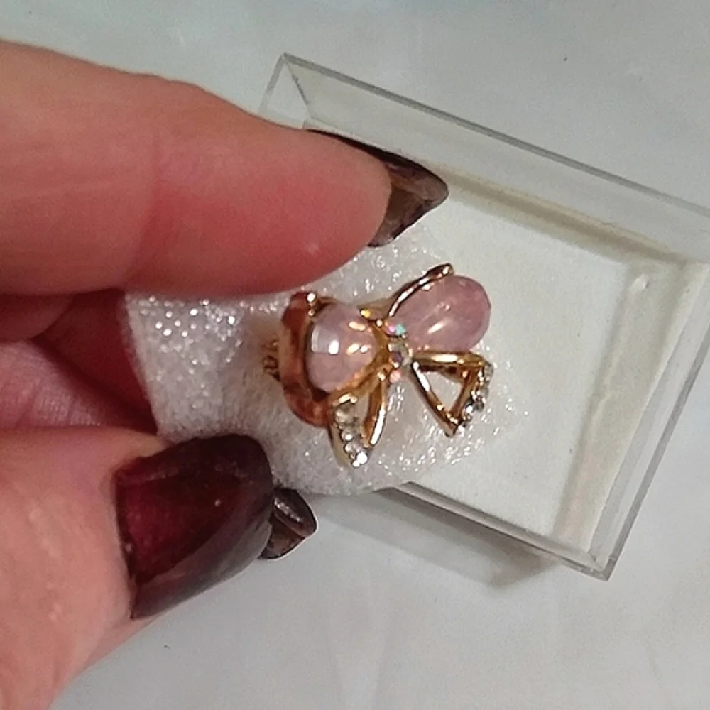 Lot of 2: Gold Bows Pin & Necklace